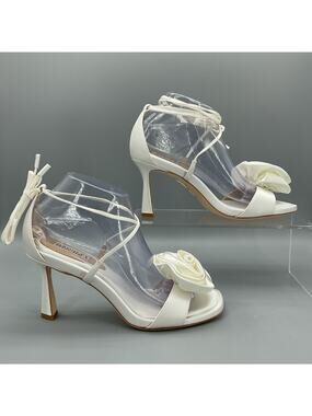 NEW Badgley Mischka Women’s Janelle Ankle Tie Sandals White Size 8
